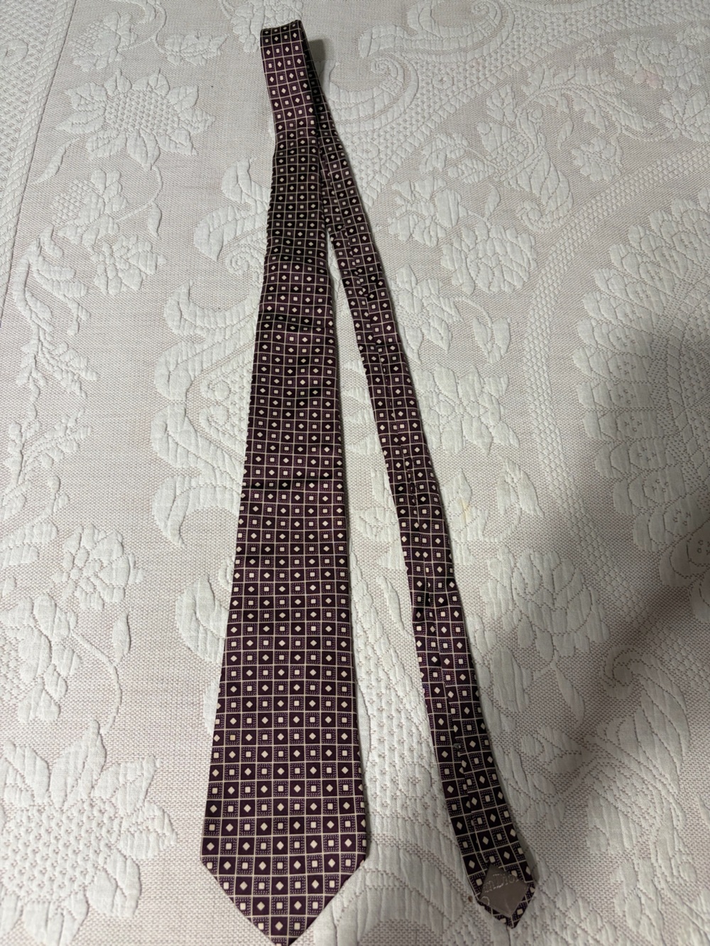 Christian Dior Men's Burgundy Geometric Silk Tie Like New designer quiet luxury